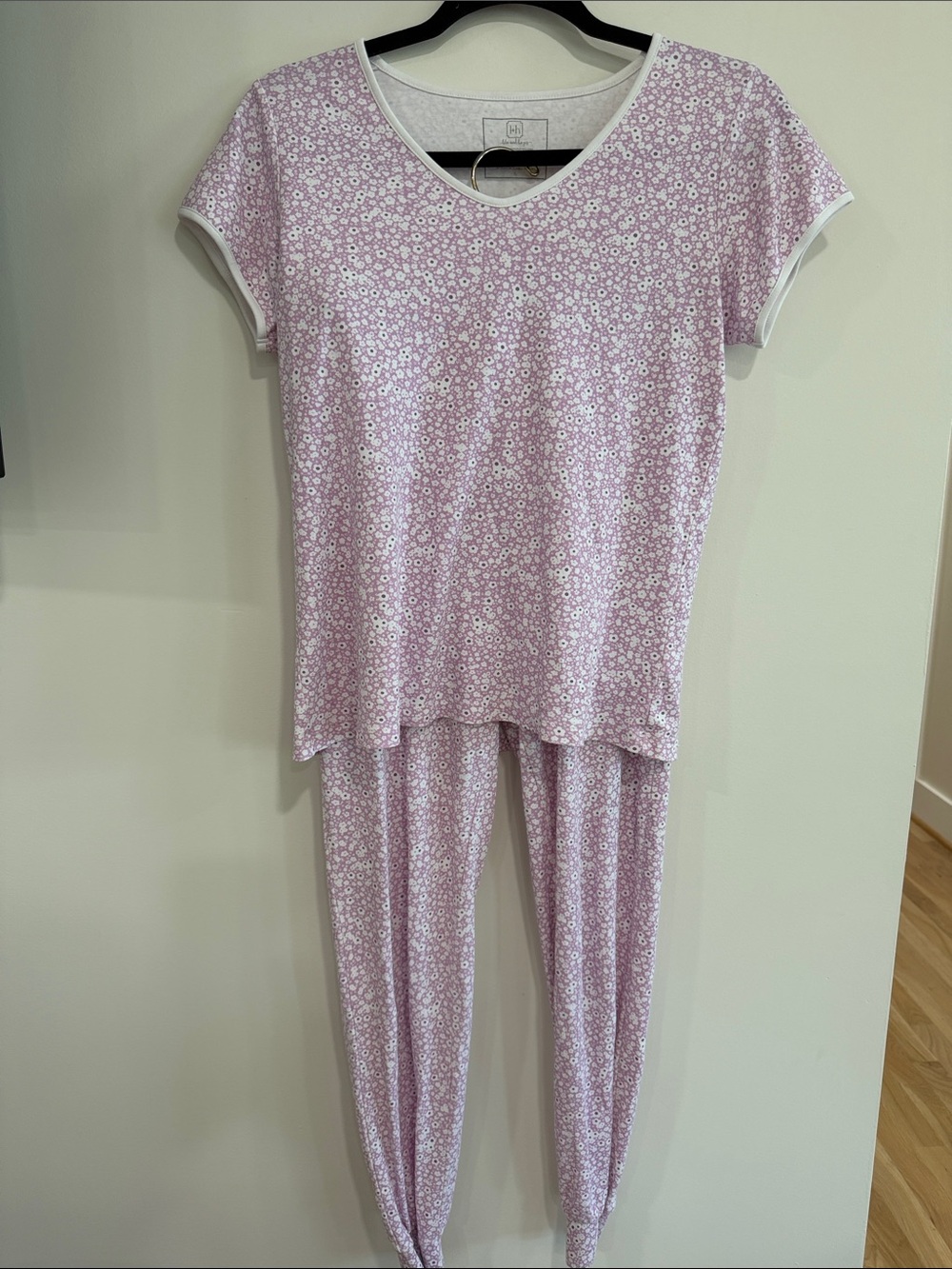 Women’s Soft Lavender Floral Short-Sleeve Pajama Set with White Trim